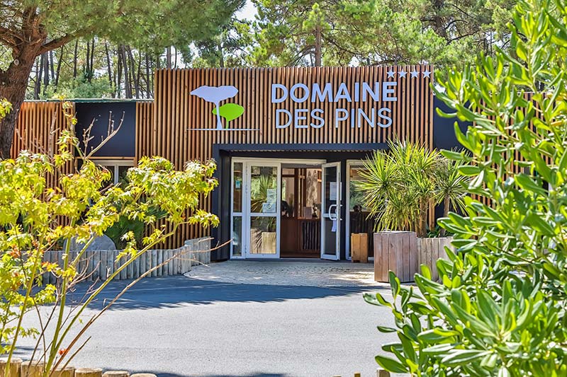 Enseigne lettres boîtier lumineux pour camping
