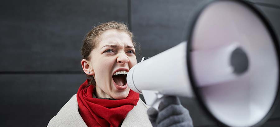 Mégaphone symbolisant la voix des internautes à travers les avis en ligne