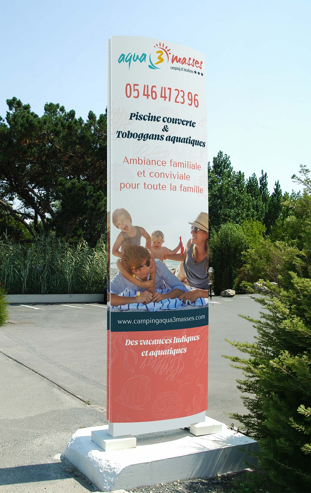 Totem enseigne à l'entrée d'un camping - signalétique Nantes