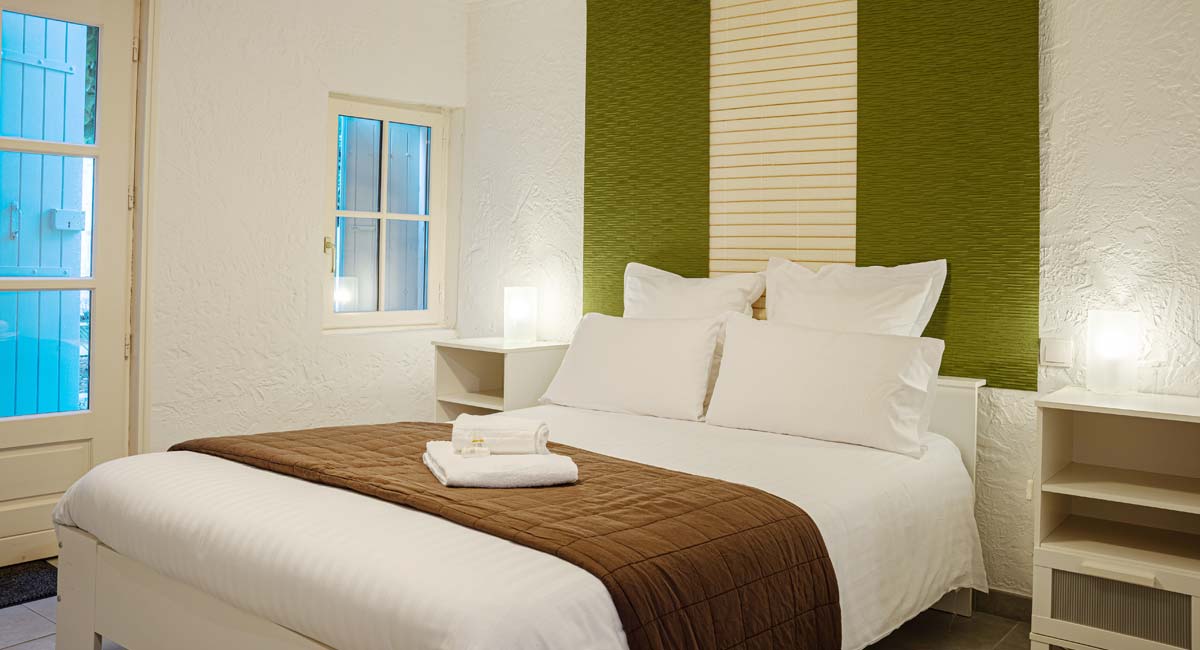 Chambre d'hôtel de l'établissement Les Acacias en Aquitaine