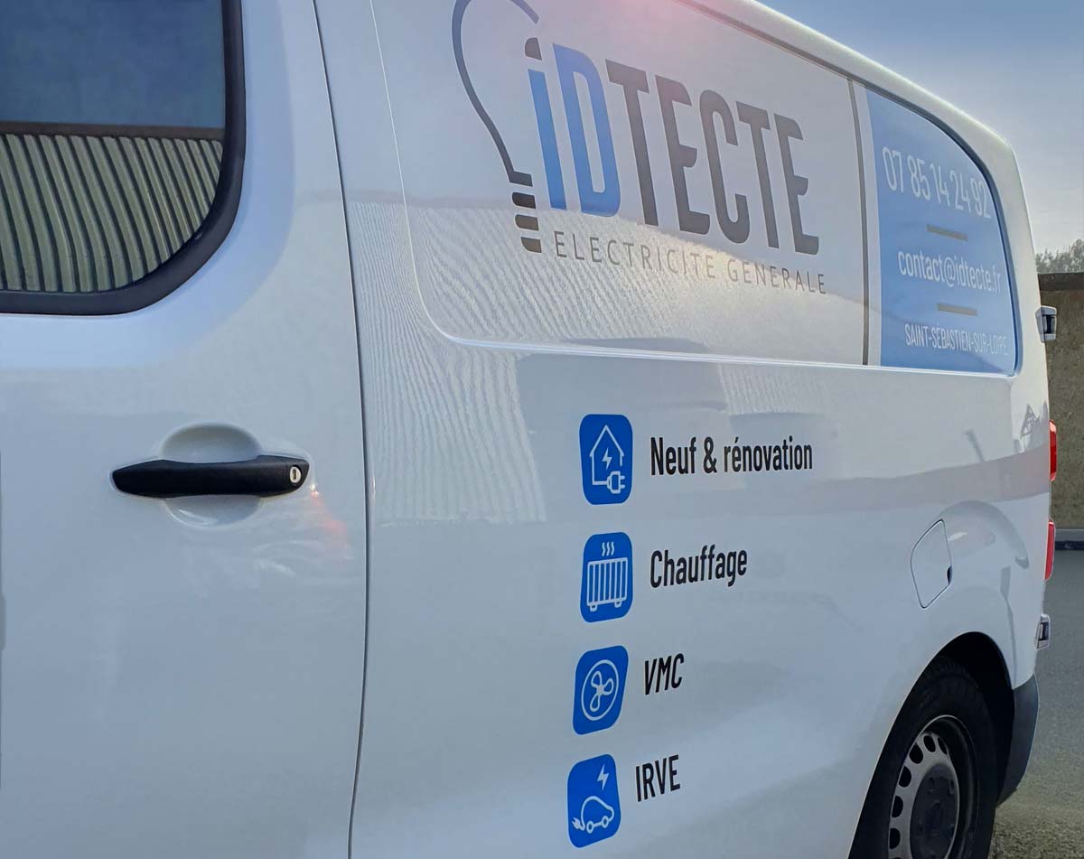 Covering magnétique pour véhicule d'IDtecte électricien à Nantes