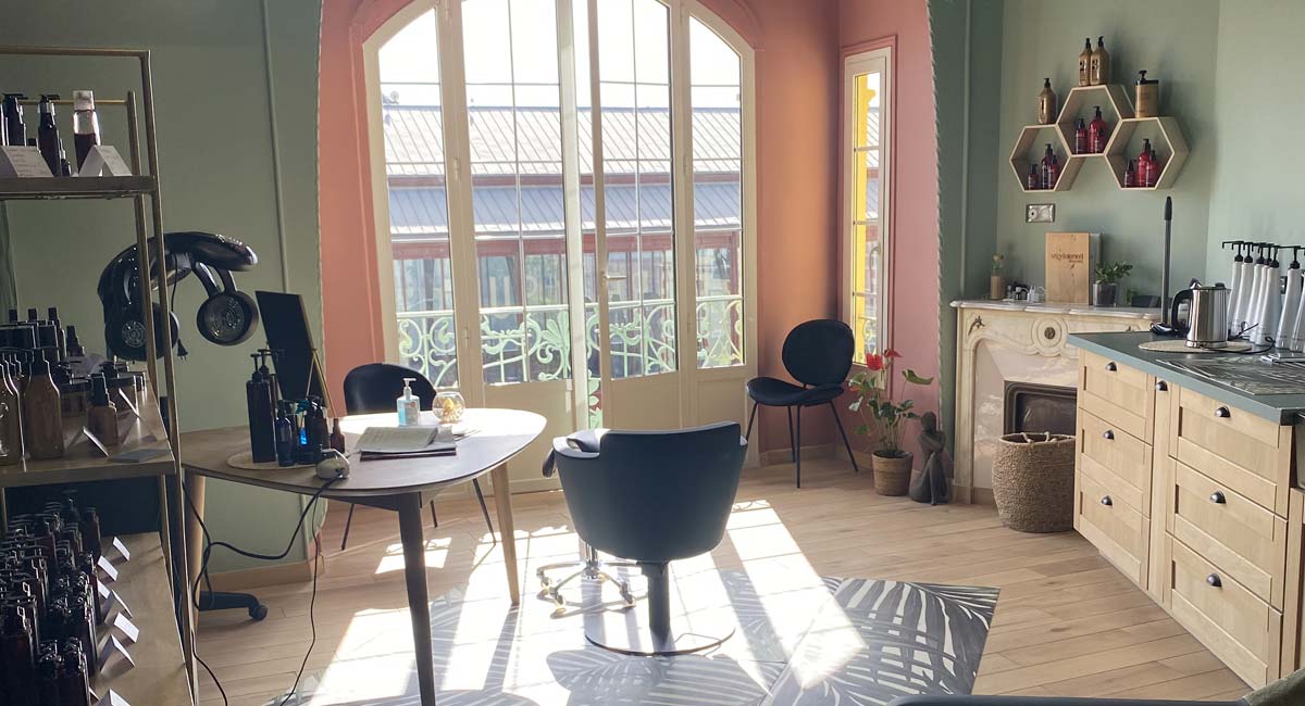 Vue d'ensemble du salon de coiffure Racine à Nice