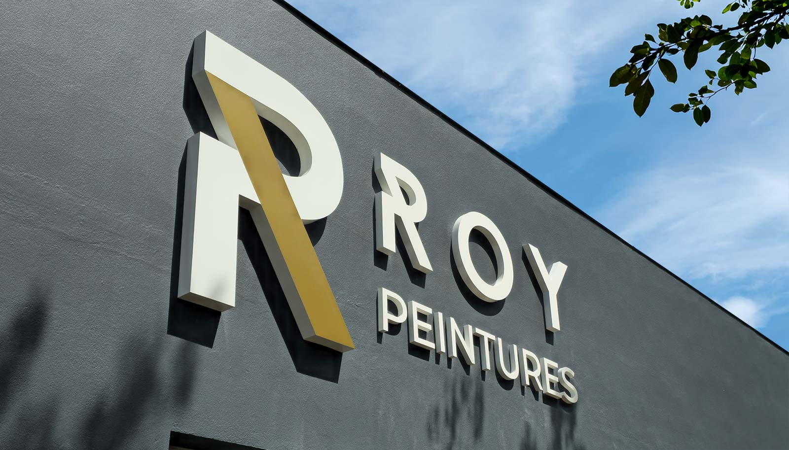 Enseigne en lettres boîtiers grand format pour ROY Peintures à Nantes